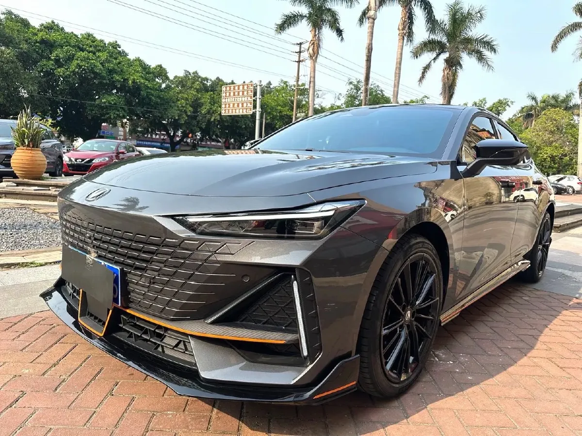 2023 ChangAn UNI-V 1.5T 188HP L4 7DCT,autocango,china used car exporter,china ev exporter,chinese used car exporter,chinese used ev exporter