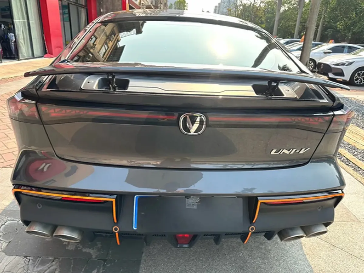 2023 ChangAn UNI-V 1.5T 188HP L4 7DCT,autocango,china used car exporter,china ev exporter,chinese used car exporter,chinese used ev exporter