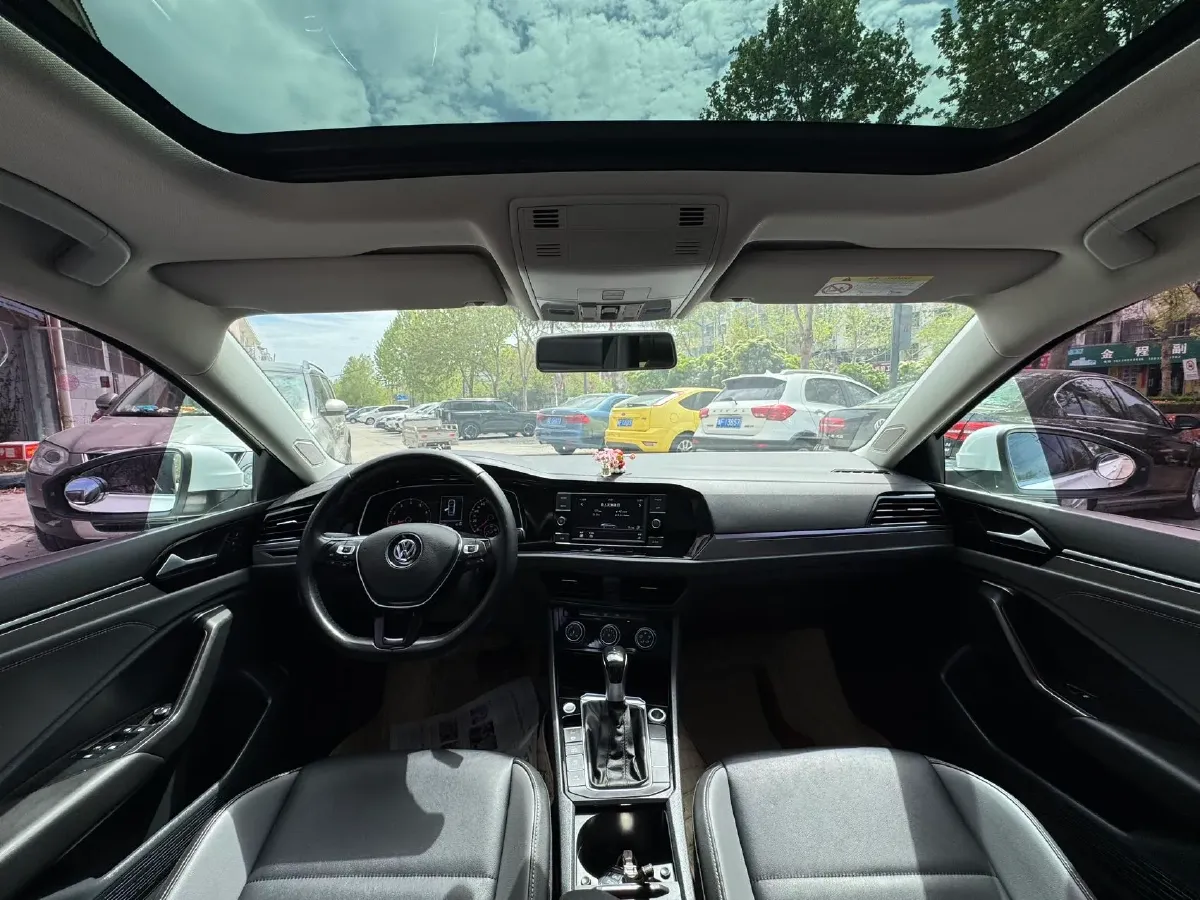 2019 Jeep Renegade 1.3T 173HP L4 7DCT,autocango,china used car exporter,china ev exporter,chinese used car exporter,chinese used ev exporter