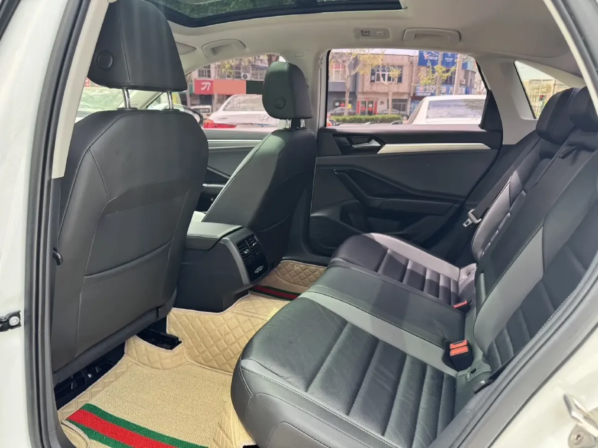 2019 Jeep Renegade 1.3T 173HP L4 7DCT,autocango,china used car exporter,china ev exporter,chinese used car exporter,chinese used ev exporter