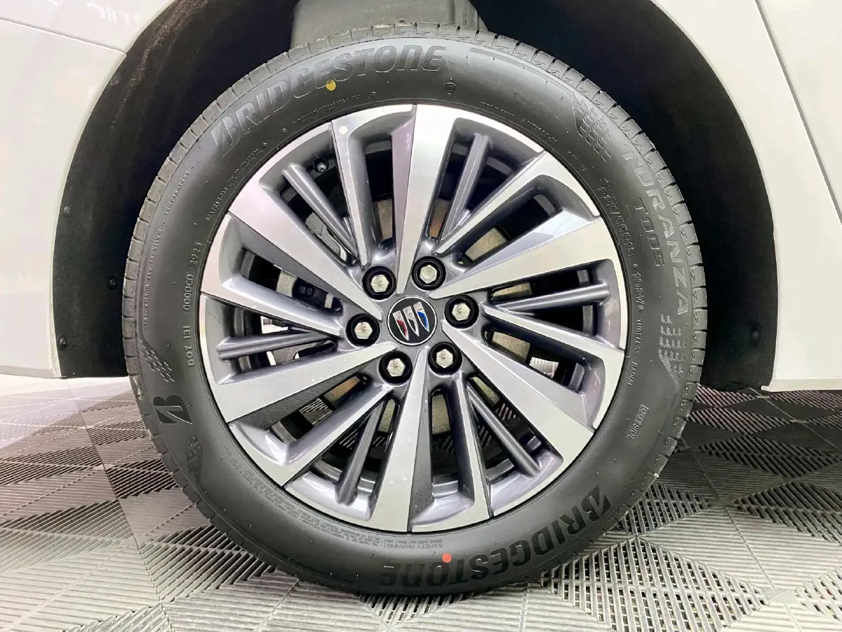 2026 Buick GL8 1.5T 180HP L4 2DHT PHEV,autocango,china used car exporter,china ev exporter,chinese used car exporter,chinese used ev exporter