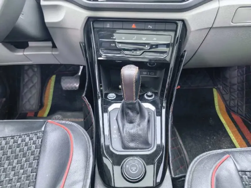 2021 Volkswagen T-Roc 1.4T 150HP L4 7DCT,autocango,china used car exporter,china ev exporter,chinese used car exporter,chinese used ev exporter