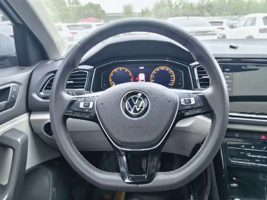 2021 Volkswagen T-Roc 1.4T 150HP L4 7DCT,autocango,china used car exporter,china ev exporter,chinese used car exporter,chinese used ev exporter