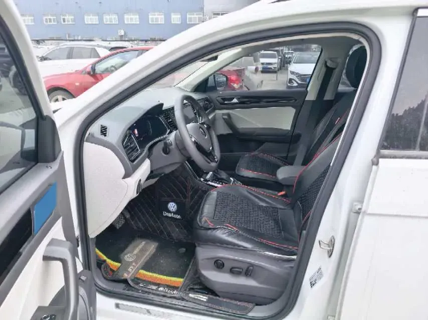 2021 Volkswagen T-Roc 1.4T 150HP L4 7DCT,autocango,china used car exporter,china ev exporter,chinese used car exporter,chinese used ev exporter