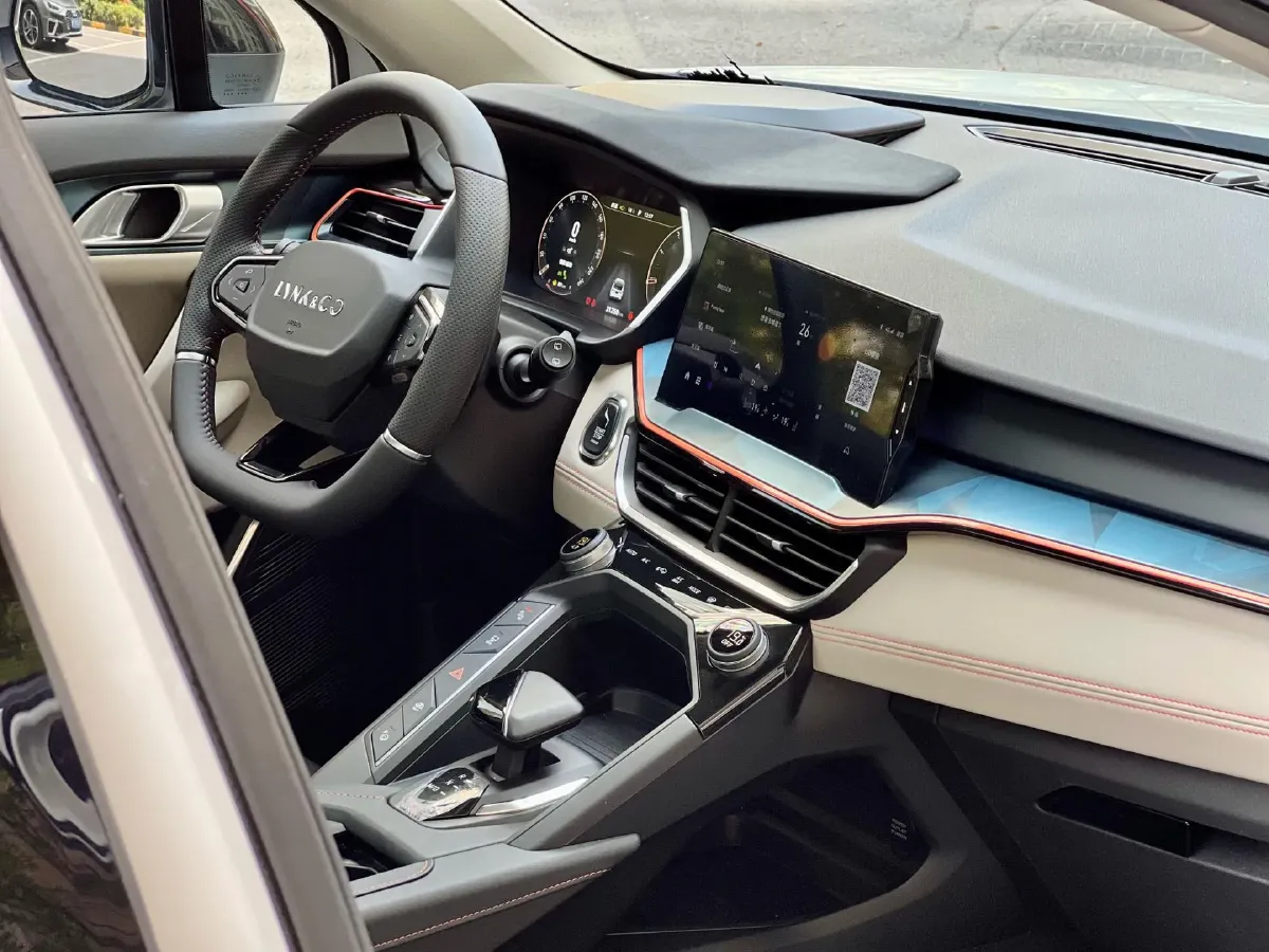 2020 LYNK&CO 06 1.5T 177HP L3 7DCT,autocango,china used car exporter,china ev exporter,chinese used car exporter,chinese used ev exporter