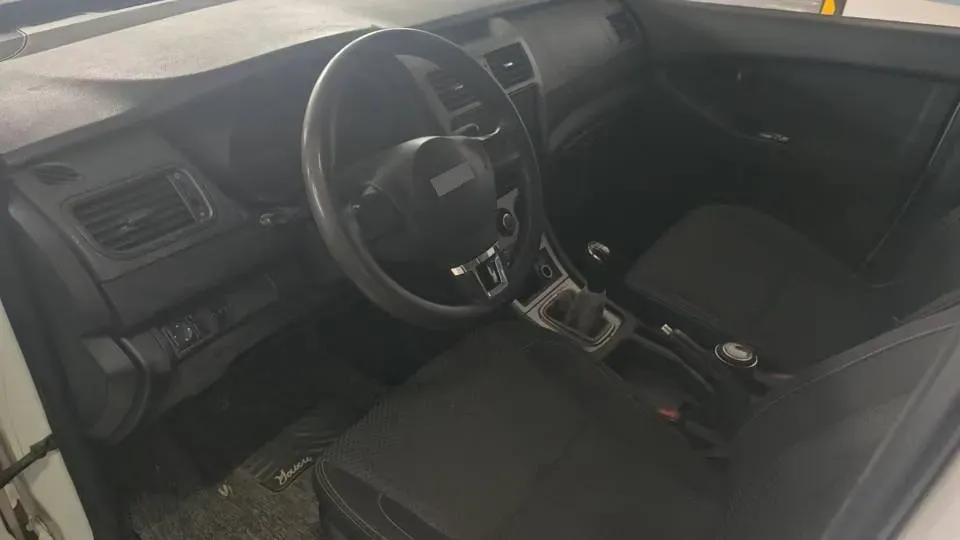 2021 Yema SiPaiKa 1.5L 109HP L4 5MT,autocango,china used car exporter,china ev exporter,chinese used car exporter,chinese used ev exporter