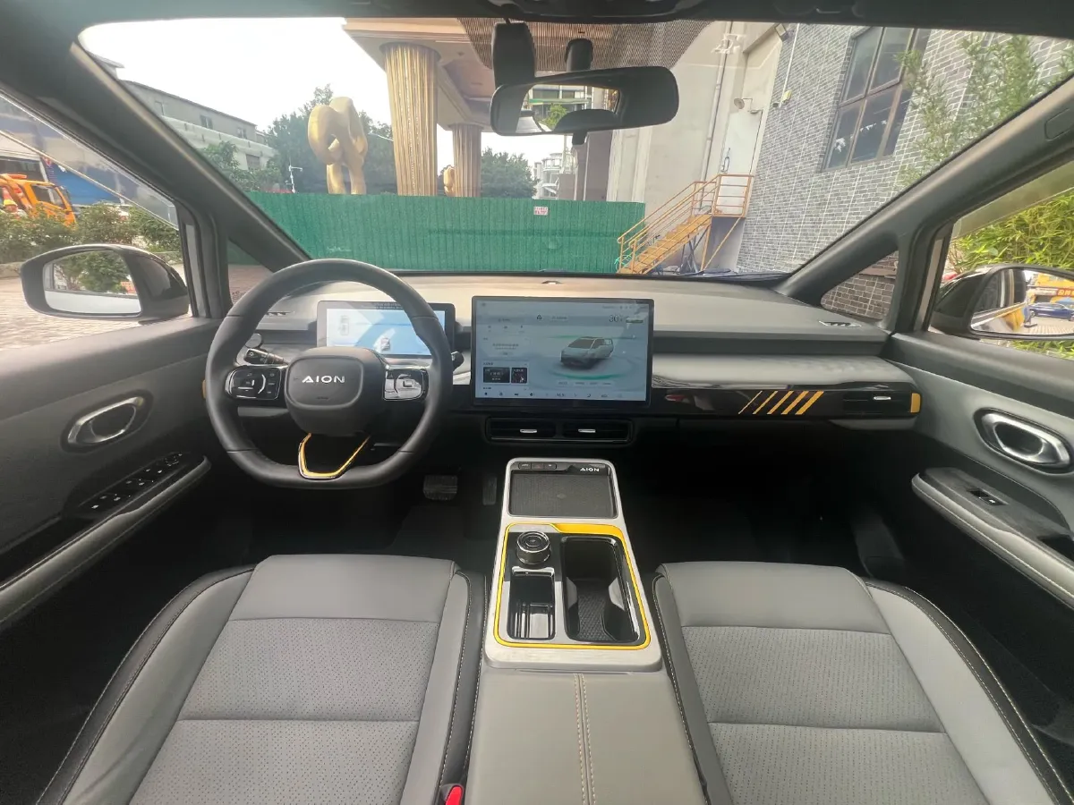 2022 Geely Okavango 1.8T 184HP L4 7DCT,autocango,china used car exporter,china ev exporter,chinese used car exporter,chinese used ev exporter