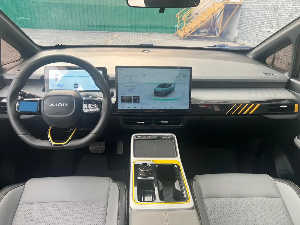 2022 Geely Okavango 1.8T 184HP L4 7DCT,autocango,china used car exporter,china ev exporter,chinese used car exporter,chinese used ev exporter