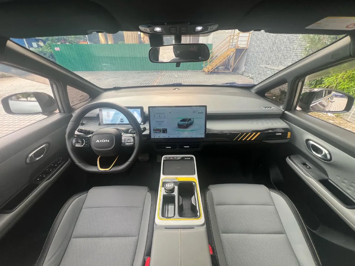 2022 Geely Okavango 1.8T 184HP L4 7DCT,autocango,china used car exporter,china ev exporter,chinese used car exporter,chinese used ev exporter