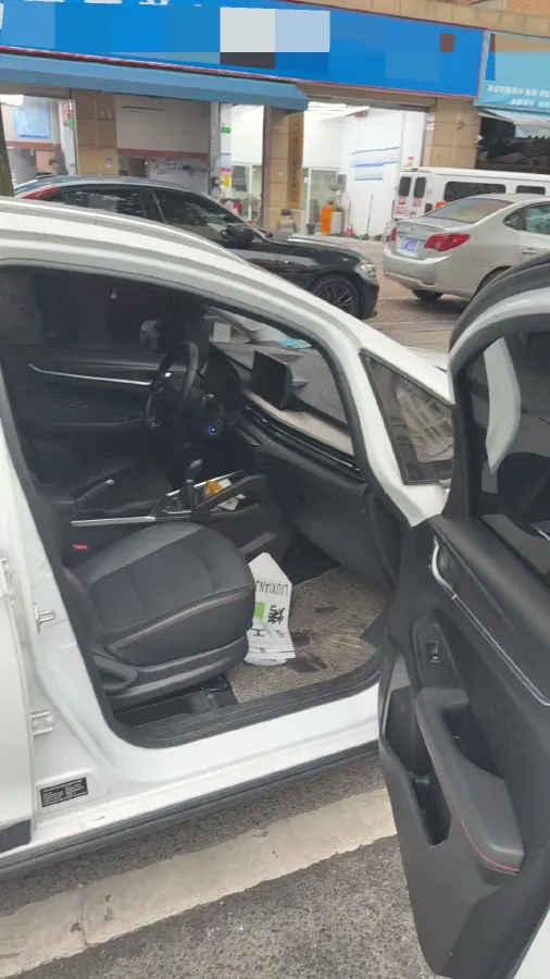 2022 Livan X3 PRO 1.5L 113HP L4 5MT,autocango,china used car exporter,china ev exporter,chinese used car exporter,chinese used ev exporter