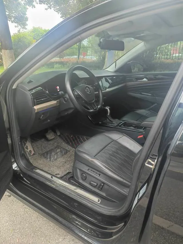 2020 Volkswagen Passat 2.0T 186HP L4 7DCT,autocango,china used car exporter,china ev exporter,chinese used car exporter,chinese used ev exporter