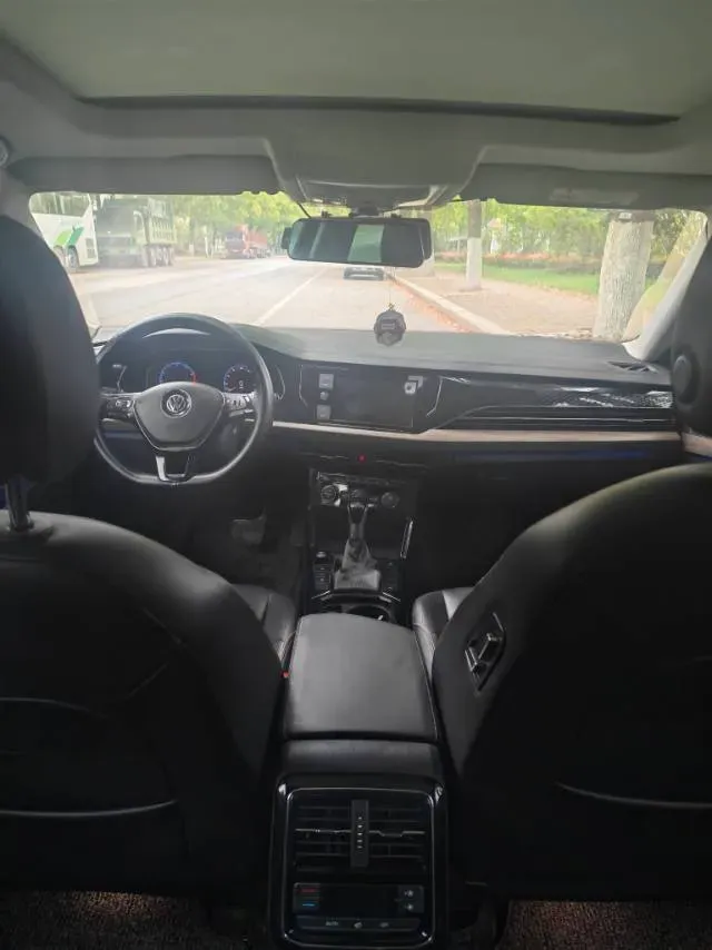 2020 Volkswagen Passat 2.0T 186HP L4 7DCT,autocango,china used car exporter,china ev exporter,chinese used car exporter,chinese used ev exporter