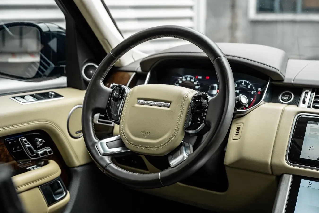 2021 Land Rover Range Rover 3.0T 400HP L6 8AT,autocango,china used car exporter,china ev exporter,chinese used car exporter,chinese used ev exporter