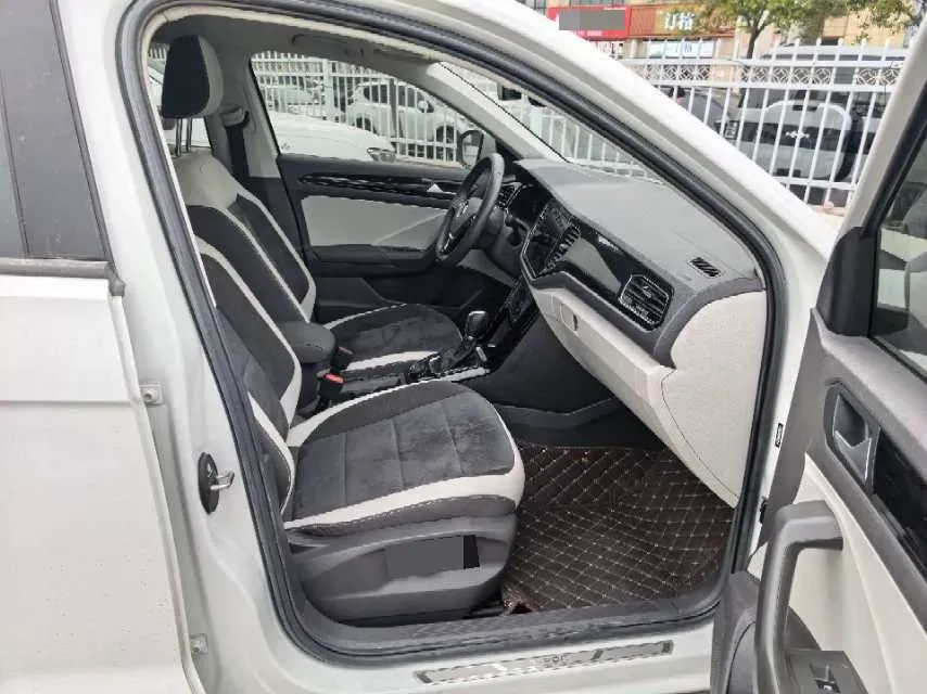 2021 Volkswagen T-Roc 1.4T 150HP L4 7DCT,autocango,china used car exporter,china ev exporter,chinese used car exporter,chinese used ev exporter