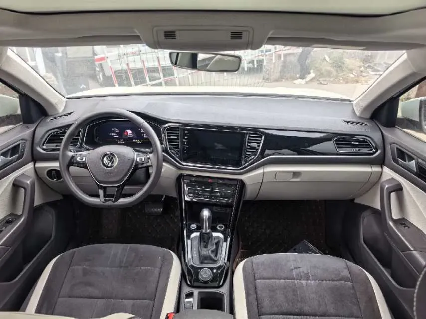 2021 Volkswagen T-Roc 1.4T 150HP L4 7DCT,autocango,china used car exporter,china ev exporter,chinese used car exporter,chinese used ev exporter