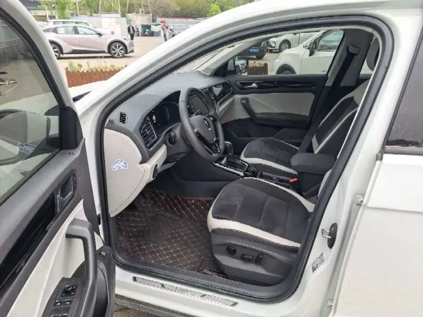 2021 Volkswagen T-Roc 1.4T 150HP L4 7DCT,autocango,china used car exporter,china ev exporter,chinese used car exporter,chinese used ev exporter