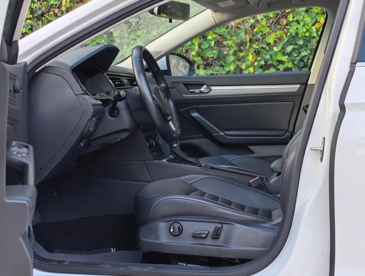 2019 Volkswagen Passat 1.4T 150HP L4 7DCT,autocango,china used car exporter,china ev exporter,chinese used car exporter,chinese used ev exporter