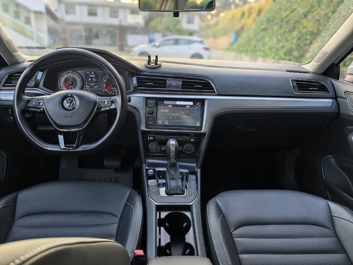 2019 Volkswagen Passat 1.4T 150HP L4 7DCT,autocango,china used car exporter,china ev exporter,chinese used car exporter,chinese used ev exporter