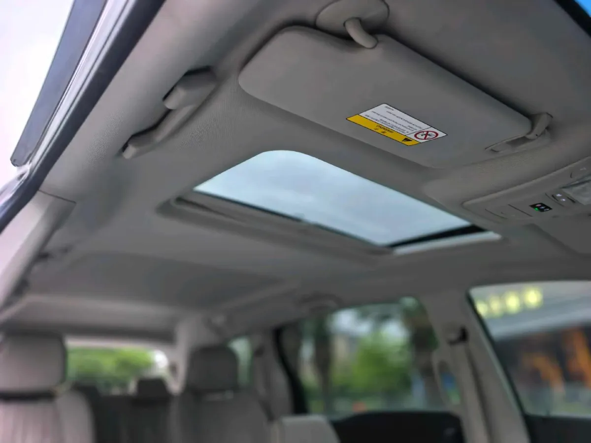 2022 Buick GL8 2.0T 237HP L4 9AT,autocango,china used car exporter,china ev exporter,chinese used car exporter,chinese used ev exporter