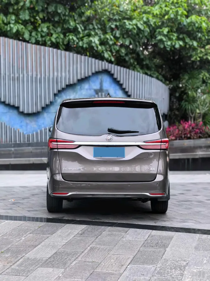 2022 Buick GL8 2.0T 237HP L4 9AT,autocango,china used car exporter,china ev exporter,chinese used car exporter,chinese used ev exporter