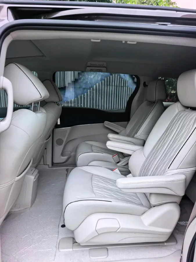 2022 Buick GL8 2.0T 237HP L4 9AT,autocango,china used car exporter,china ev exporter,chinese used car exporter,chinese used ev exporter