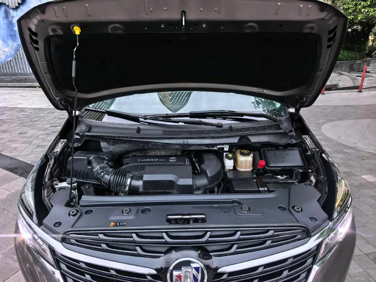 2022 Buick GL8 2.0T 237HP L4 9AT,autocango,china used car exporter,china ev exporter,chinese used car exporter,chinese used ev exporter