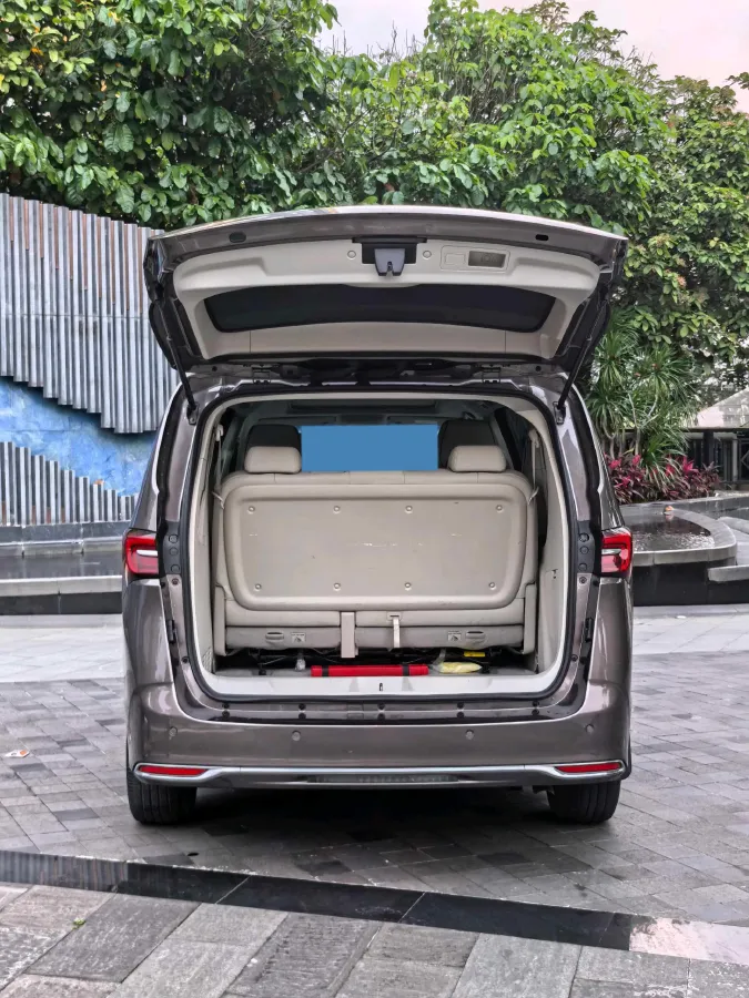 2022 Buick GL8 2.0T 237HP L4 9AT,autocango,china used car exporter,china ev exporter,chinese used car exporter,chinese used ev exporter