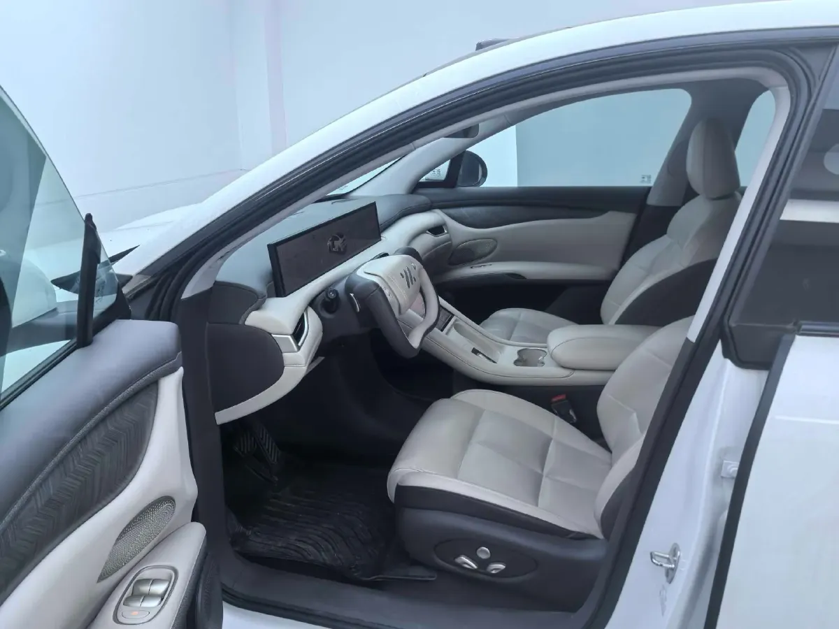 2025 IM LS6 BEV 75KWH,autocango,china used car exporter,china ev exporter,chinese used car exporter,chinese used ev exporter