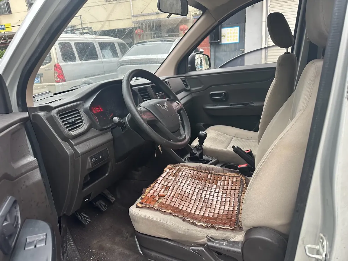 2019 WuLing HongGuang V 1.5L 99HP L4 6MT,autocango,china used car exporter,china ev exporter,chinese used car exporter,chinese used ev exporter