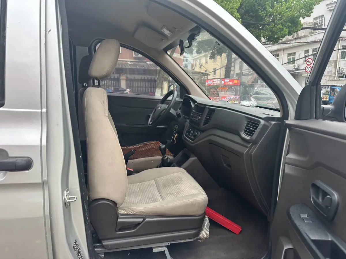 2019 WuLing HongGuang V 1.5L 99HP L4 6MT,autocango,china used car exporter,china ev exporter,chinese used car exporter,chinese used ev exporter