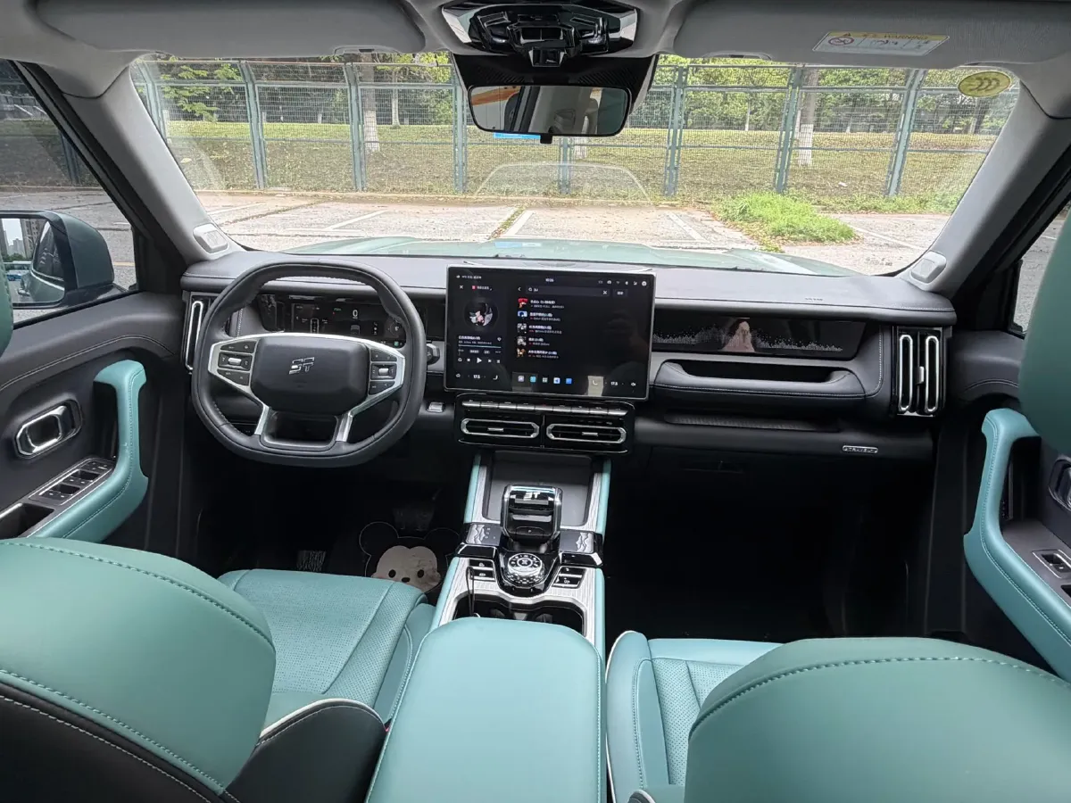 2025 Jetour Traveller 2.0T 254HP L4 7DCT,autocango,china used car exporter,china ev exporter,chinese used car exporter,chinese used ev exporter