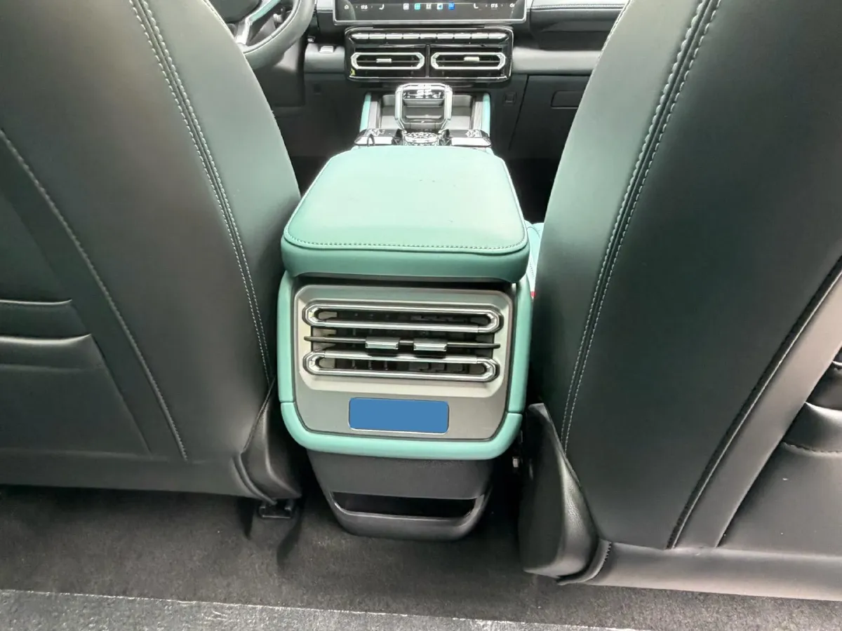 2025 Jetour Traveller 2.0T 254HP L4 7DCT,autocango,china used car exporter,china ev exporter,chinese used car exporter,chinese used ev exporter