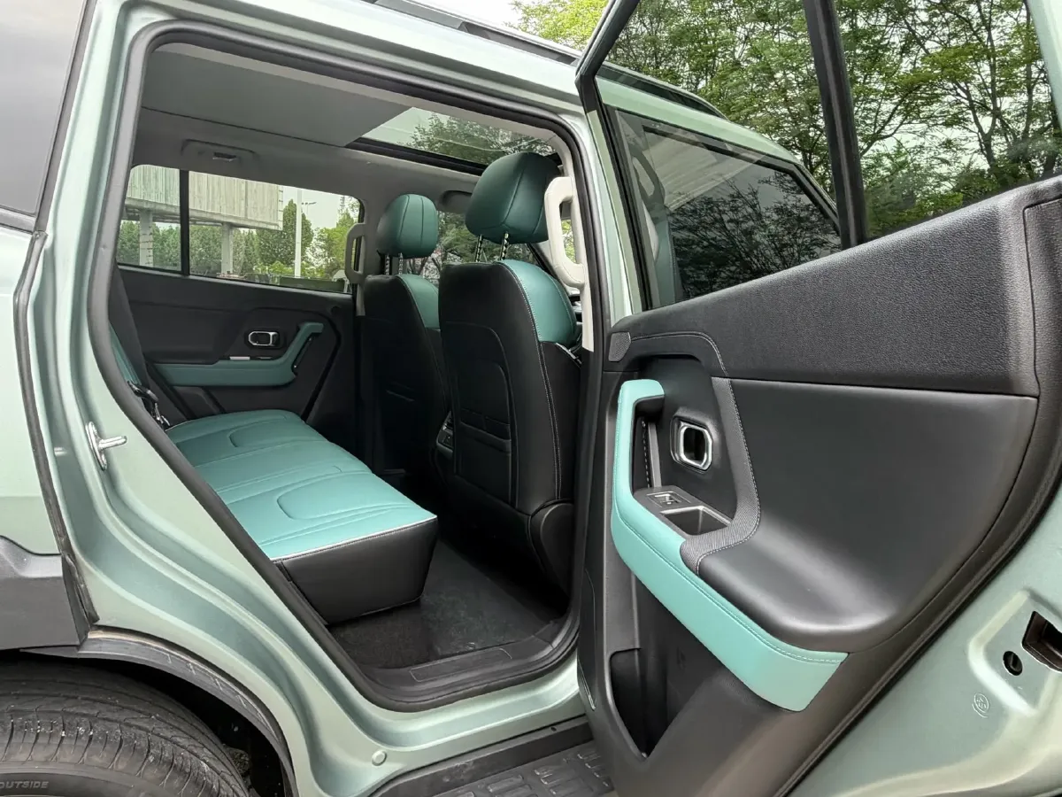 2025 Jetour Traveller 2.0T 254HP L4 7DCT,autocango,china used car exporter,china ev exporter,chinese used car exporter,chinese used ev exporter