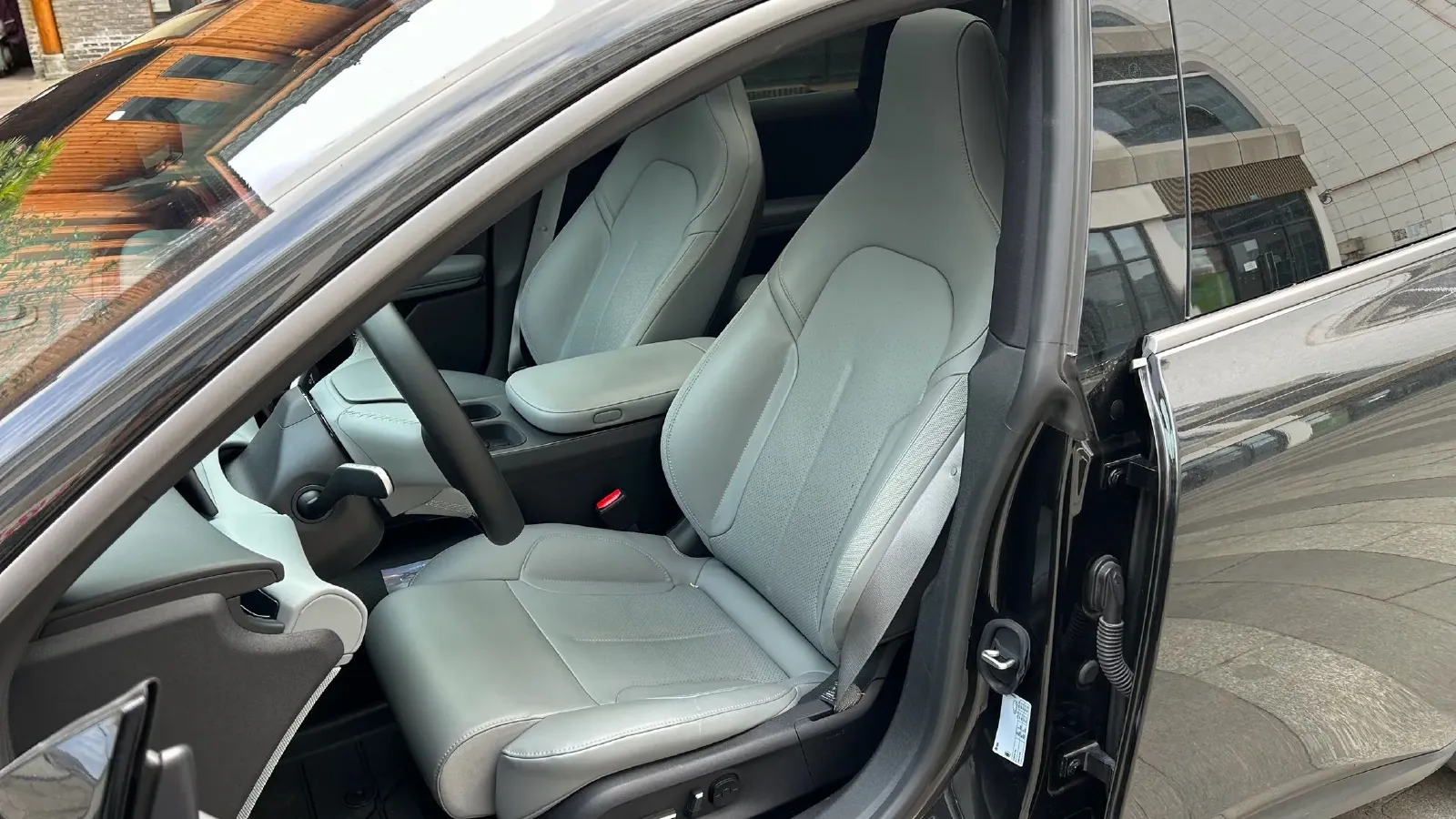 2024 HongQi EH7 BEV 111KWH,autocango,china used car exporter,china ev exporter,chinese used car exporter,chinese used ev exporter