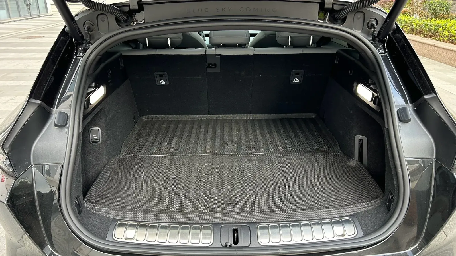 2024 HongQi EH7 BEV 111KWH,autocango,china used car exporter,china ev exporter,chinese used car exporter,chinese used ev exporter