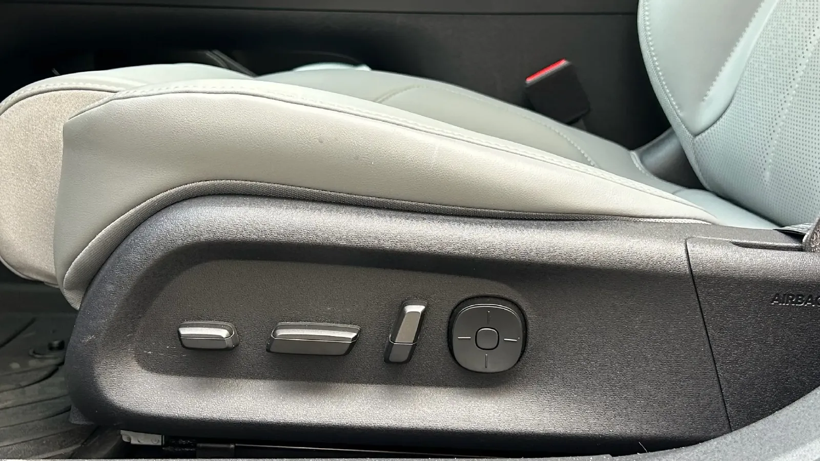 2024 HongQi EH7 BEV 111KWH,autocango,china used car exporter,china ev exporter,chinese used car exporter,chinese used ev exporter