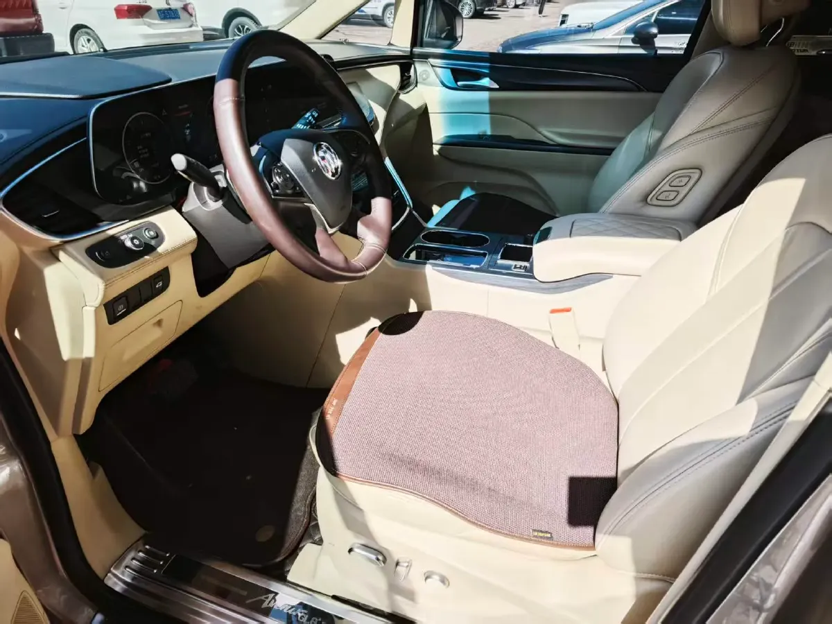 2022 Buick GL8 2.0T 237HP L4 9AT,autocango,china used car exporter,china ev exporter,chinese used car exporter,chinese used ev exporter