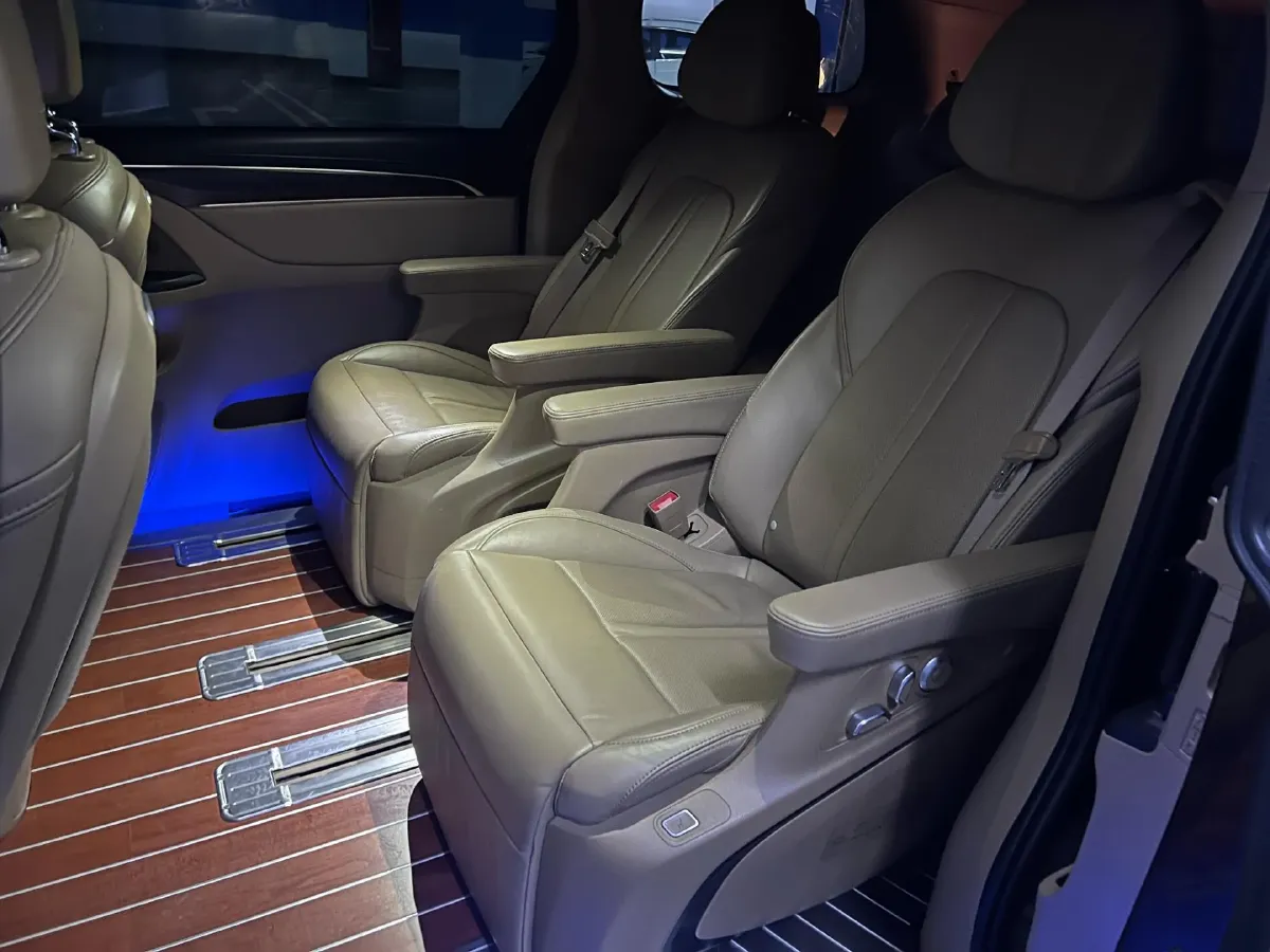 2021 Buick GL8 2.0T 237HP L4 9AT,autocango,china used car exporter,china ev exporter,chinese used car exporter,chinese used ev exporter