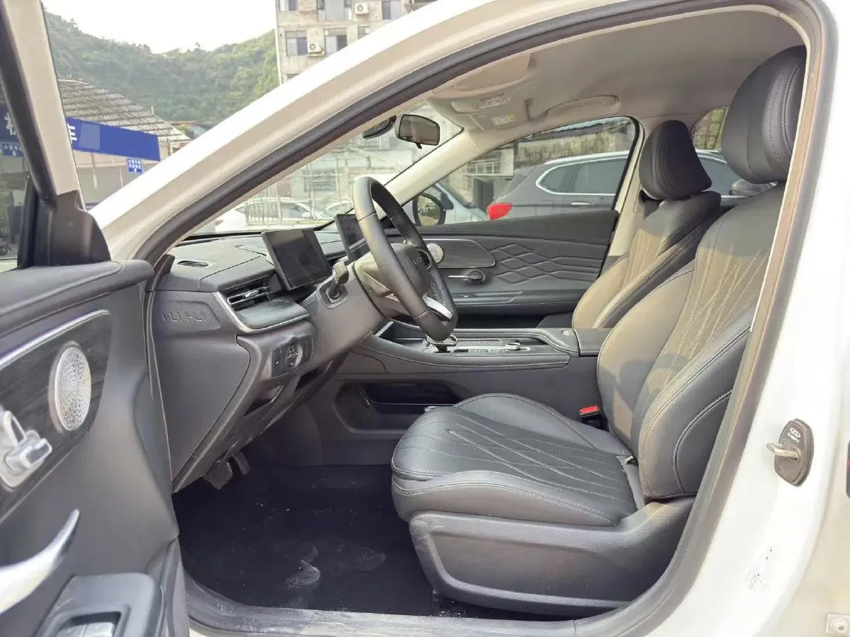 2025 Chery Tiggo 8 PRO 1.6T 197HP L4 7DCT,autocango,china used car exporter,china ev exporter,chinese used car exporter,chinese used ev exporter