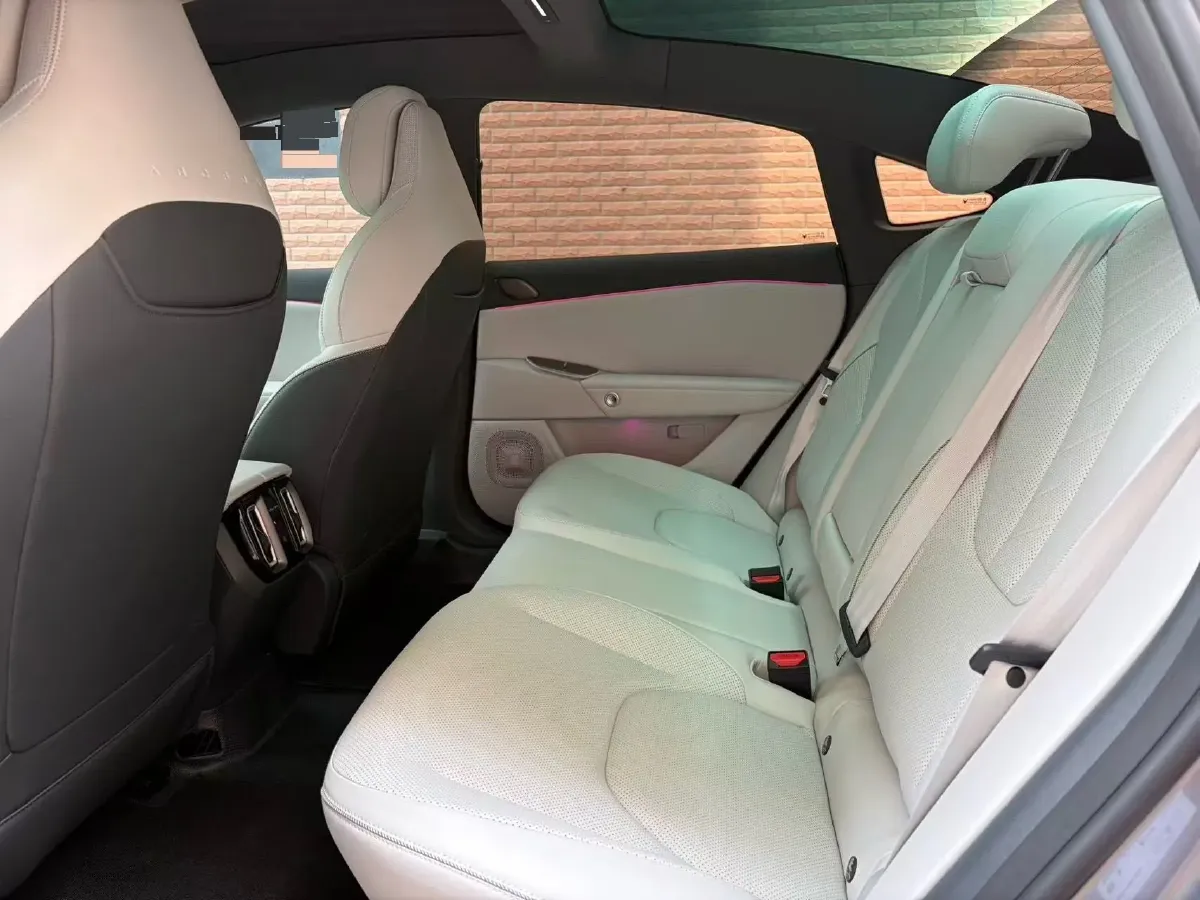 2024 ARCFOX αT5 BEV 79.2KWH,autocango,china used car exporter,china ev exporter,chinese used car exporter,chinese used ev exporter