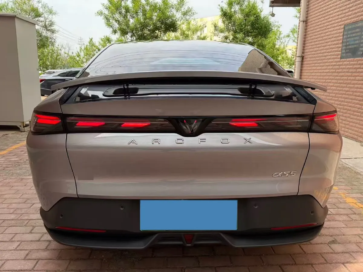 2024 ARCFOX αT5 BEV 79.2KWH,autocango,china used car exporter,china ev exporter,chinese used car exporter,chinese used ev exporter