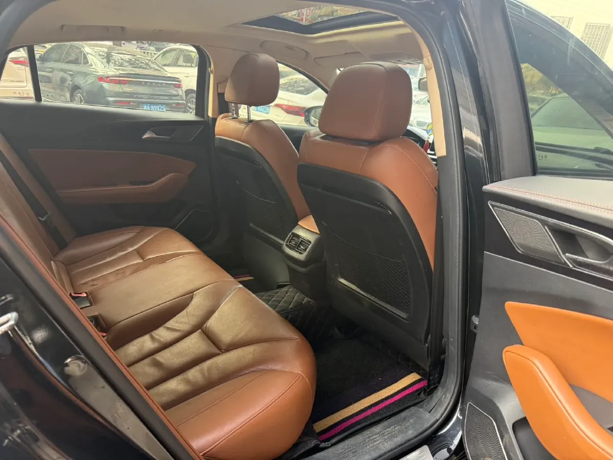 2019 HongQi H5 1.8T 180HP L4 6AT,autocango,china used car exporter,china ev exporter,chinese used car exporter,chinese used ev exporter