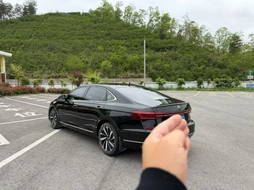 2021 Volkswagen Passat 2.0T 186HP L4 7DCT,autocango,china used car exporter,china ev exporter,chinese used car exporter,chinese used ev exporter