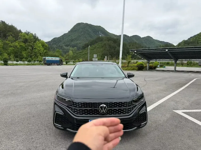 2021 Volkswagen Passat 2.0T 186HP L4 7DCT,autocango,china used car exporter,china ev exporter,chinese used car exporter,chinese used ev exporter