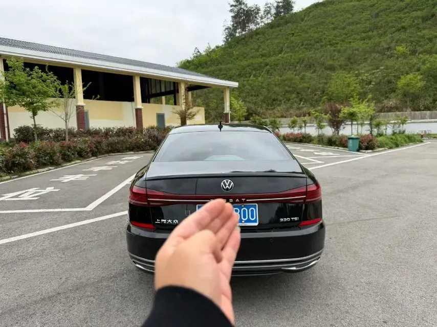 2021 Volkswagen Passat 2.0T 186HP L4 7DCT,autocango,china used car exporter,china ev exporter,chinese used car exporter,chinese used ev exporter