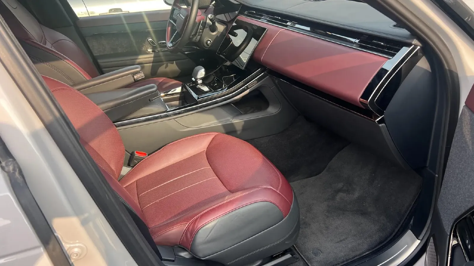 2025 Land Rover Range Rover Sport 3.0T 400HP L6 8AT,autocango,china used car exporter,china ev exporter,chinese used car exporter,chinese used ev exporter