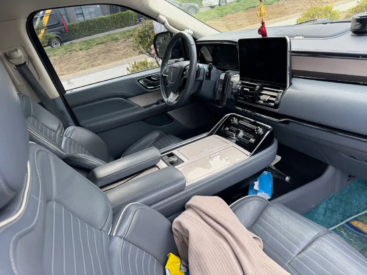 2020 Lincoln Navigator 3.5T 388HP V6 10AT,autocango,china used car exporter,china ev exporter,chinese used car exporter,chinese used ev exporter