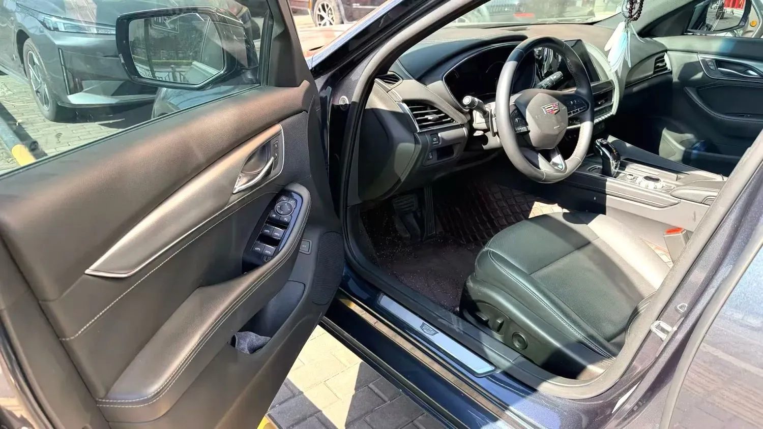 2022 Cadillac CT5 2.0T 237HP L4 10AT,autocango,china used car exporter,china ev exporter,chinese used car exporter,chinese used ev exporter