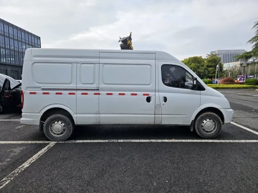 2021 MAXUS XinTu V80 2.0T 139HP L4 6MT,autocango,china used car exporter,china ev exporter,chinese used car exporter,chinese used ev exporter