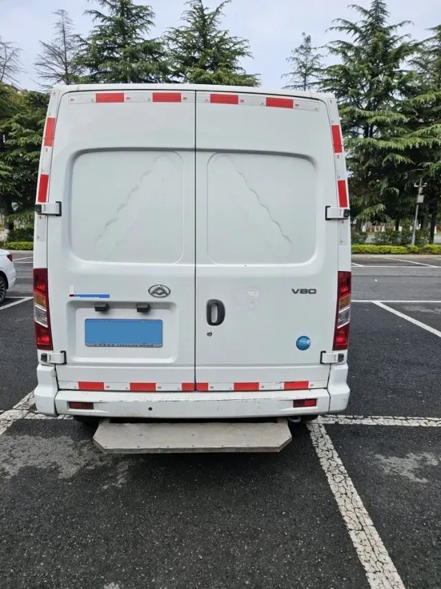 2021 MAXUS XinTu V80 2.0T 139HP L4 6MT,autocango,china used car exporter,china ev exporter,chinese used car exporter,chinese used ev exporter